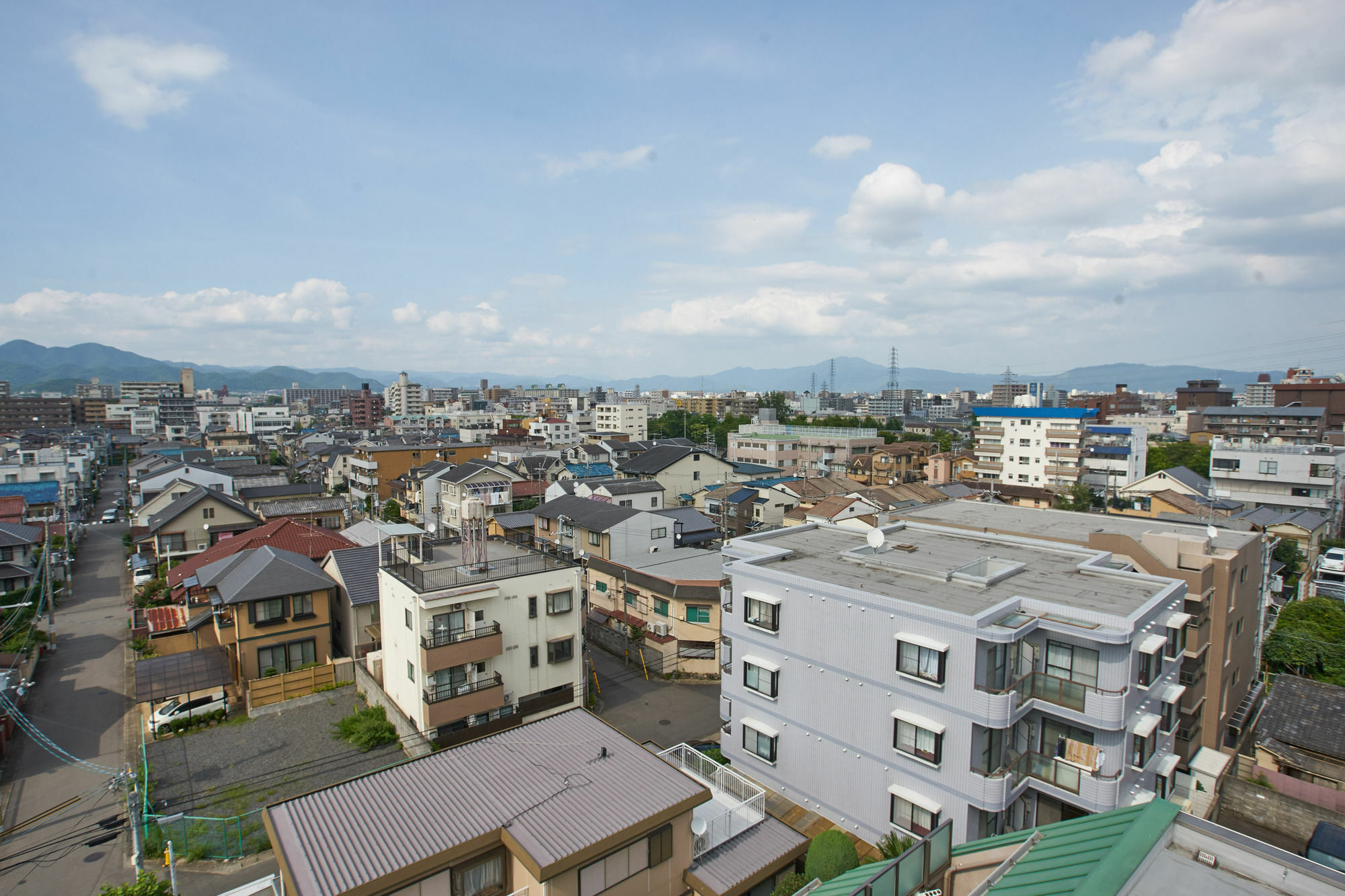 京都市エステイト東久 西京極アパートメント エクステリア 写真